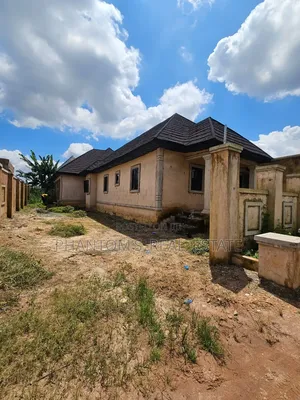 2bdrm Bungalow in St Saviour, Benin City for sale