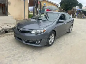 Toyota Camry SE V6 4dr Sedan (3.5L 6cyl 6A) 2012 Gray