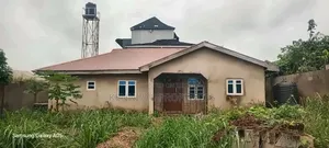 4bdrm Bungalow in Prime Estate In, Obafemi-Owode for sale