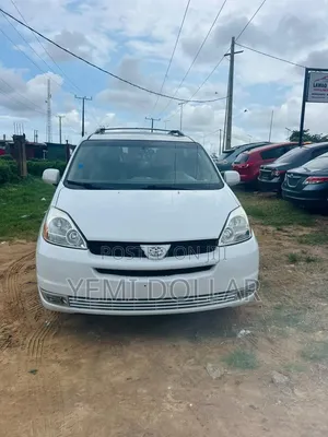 Toyota Sienna XLE 2005 White