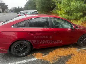 Hyundai Sonata SE 4dr Sedan (2.4L 4cyl 6A) 2015 Red