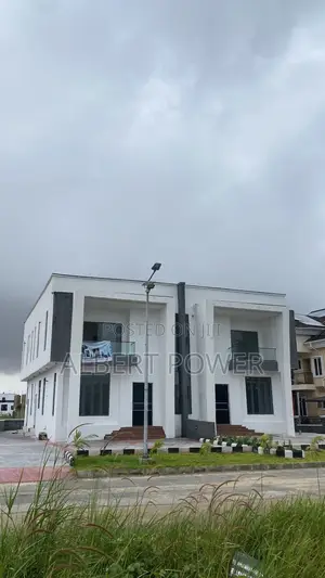 4bdrm Duplex in Creek Haven Estate, Ikota for sale