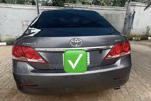 Toyota Camry XLE 4dr Sedan (2.4L 4cyl 5A) 2009 Gray