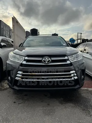 Toyota Highlander XLE 4x2 V6 (3.5L 6cyl 8A) 2018 Gray