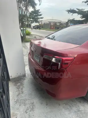 Toyota Camry LE 4dr Sedan (2.5L 4cyl 6A) 2013 Red