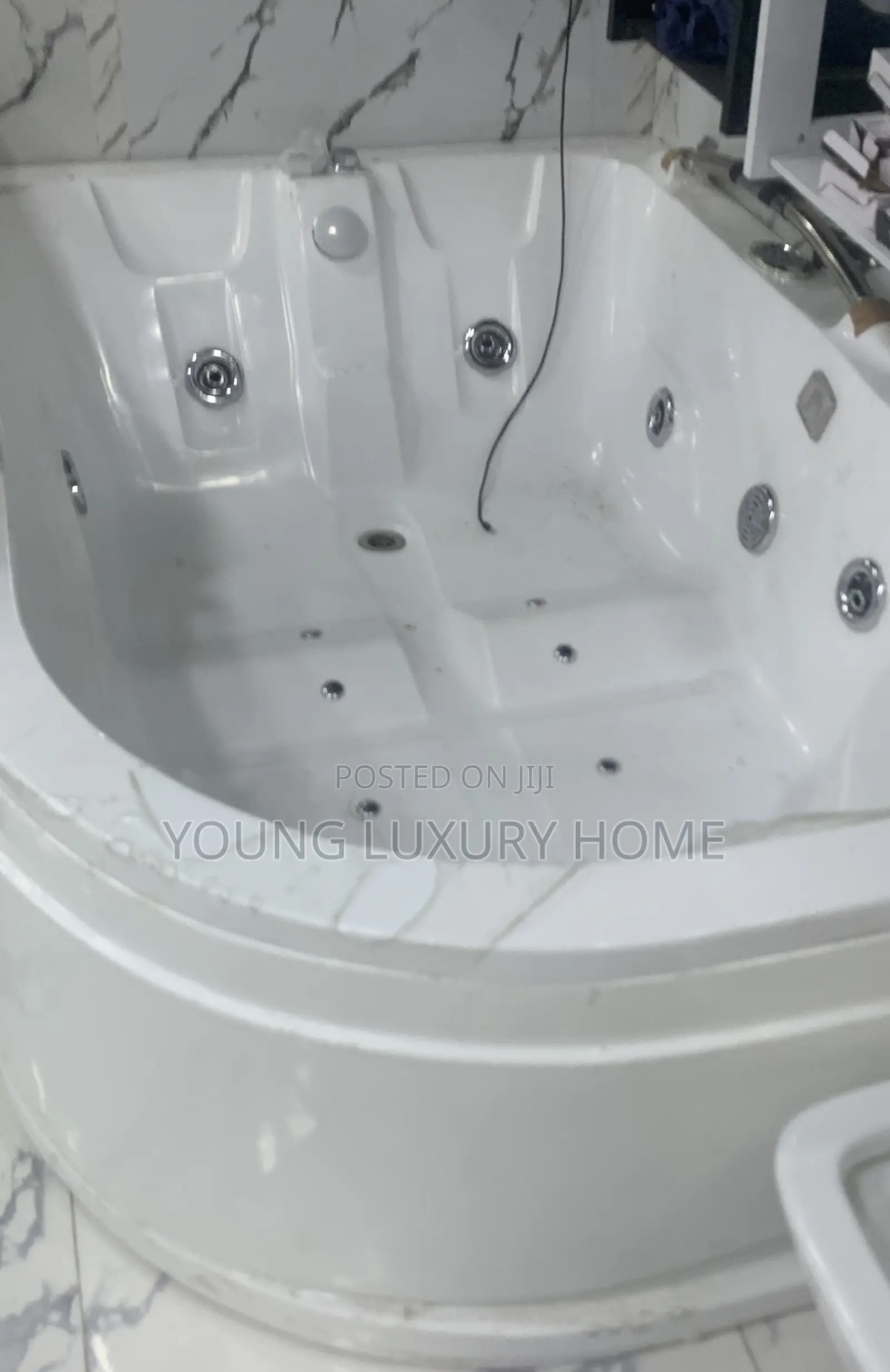 Jacuzzi Bathtub