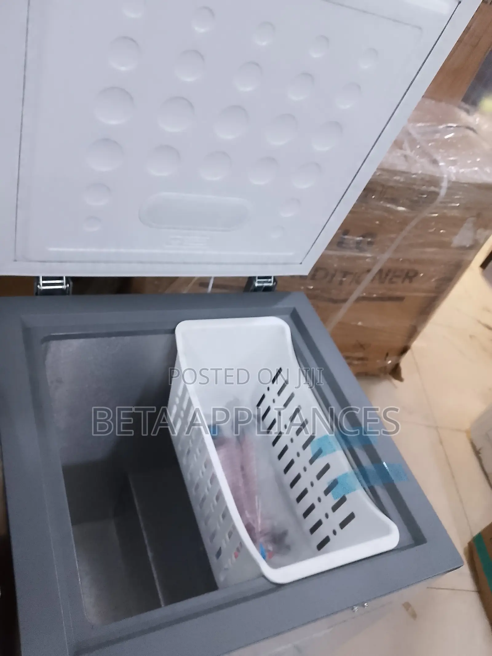 Skyrun 90L Chest Freezer – Compact Efficient Storage