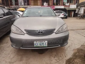 Toyota Camry LE 4dr Sedan (2.4L 4cyl 5A) 2006 Gray