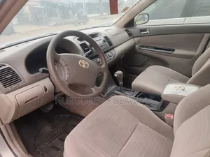 Toyota Camry LE 4dr Sedan (2.4L 4cyl 5A) 2006 Gray