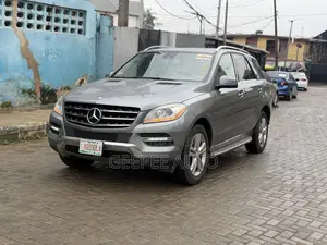 Mercedes-Benz M Class ML350 4MATIC 4dr SUV AWD (3.5L 6cyl 7A) 2014 Gray
