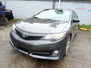 Toyota Camry 2014 Gray