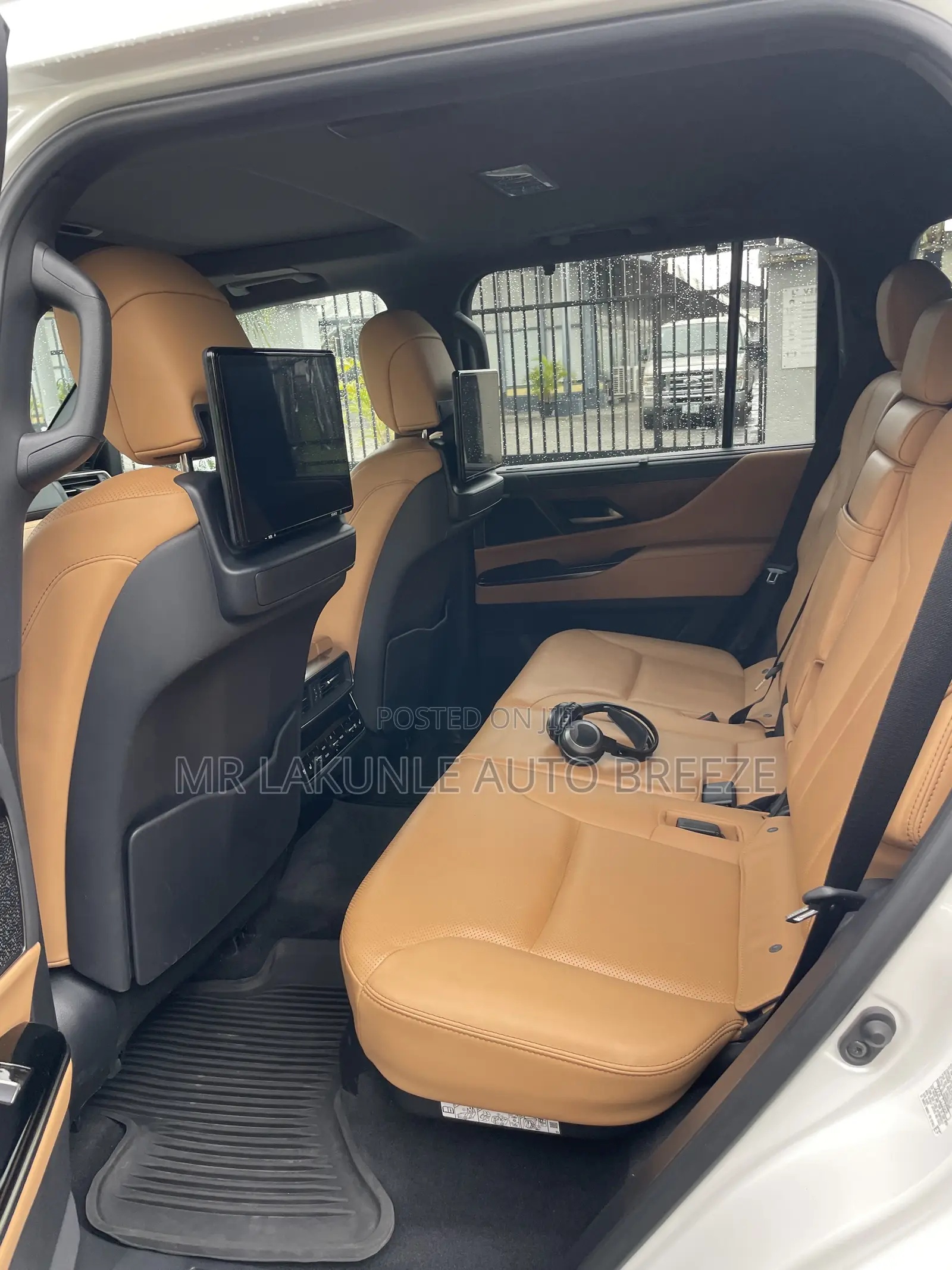 Lexus LX 2022 White