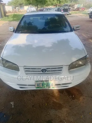 Toyota Camry 2000 White