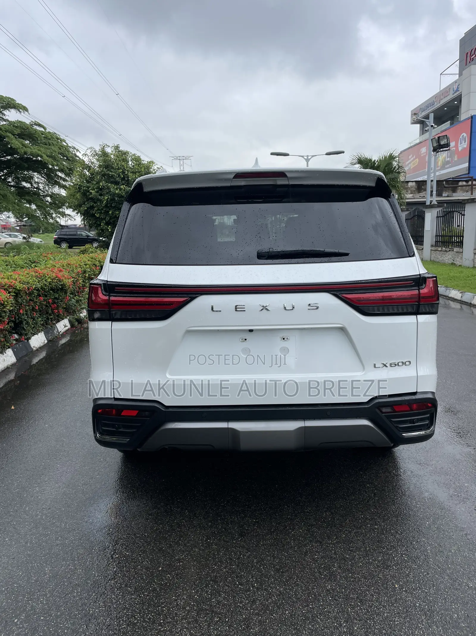 Lexus LX 2022 White