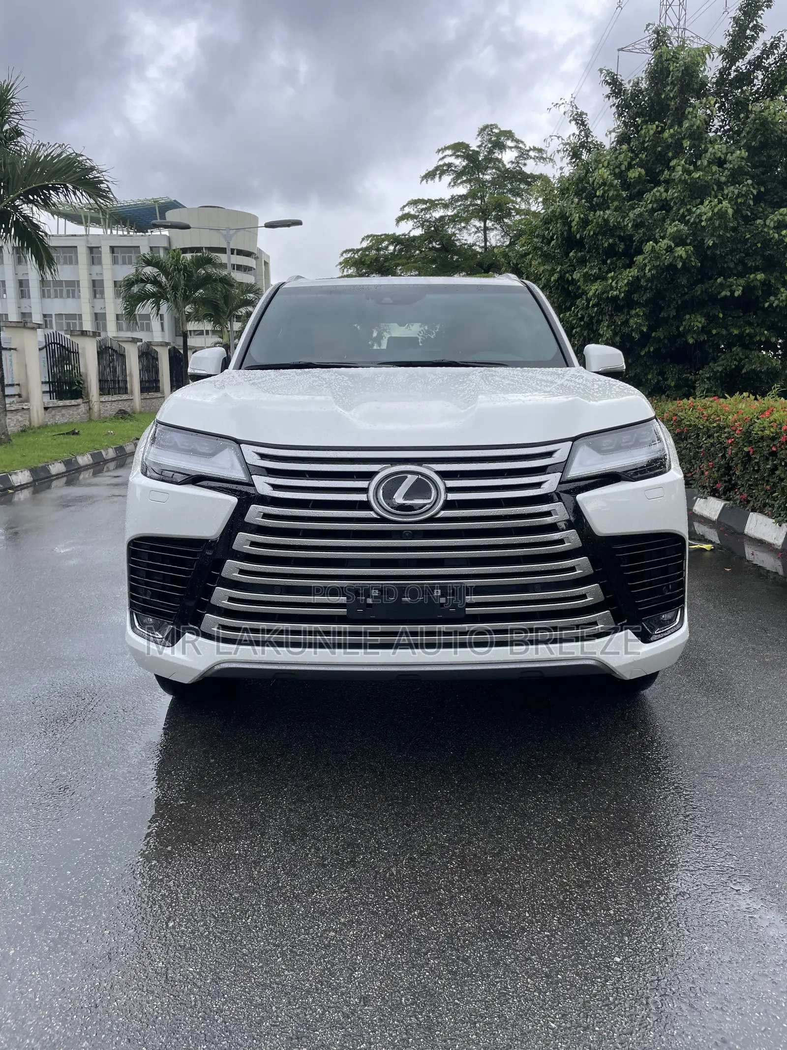 Lexus LX 2022 White
