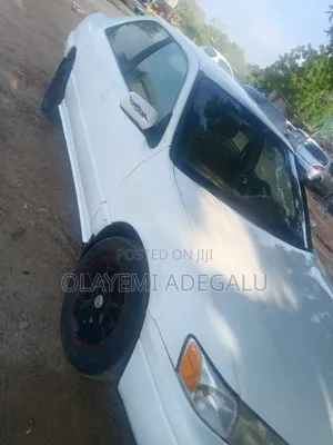 Toyota Camry 2000 White