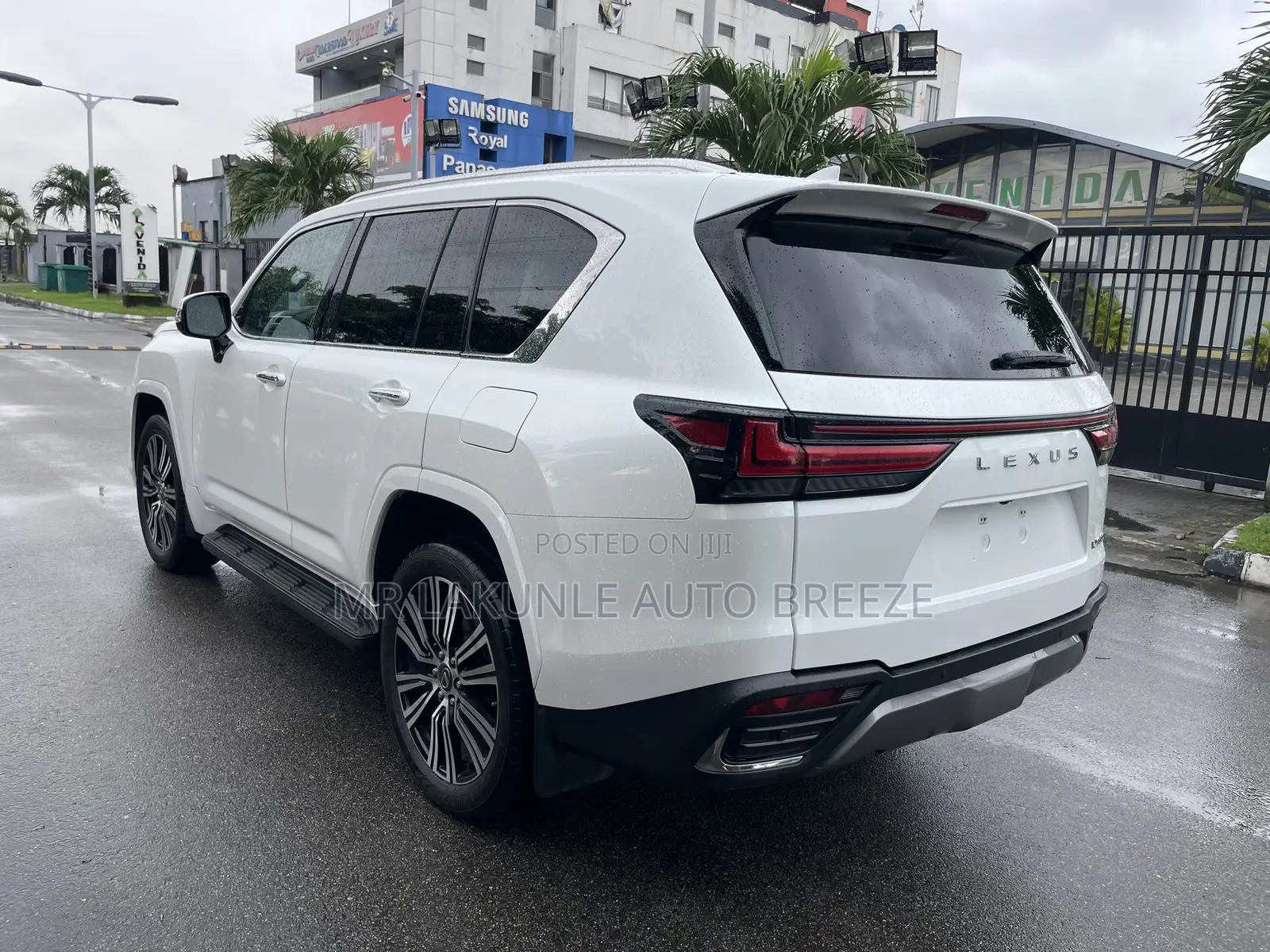 Lexus LX 2022 White