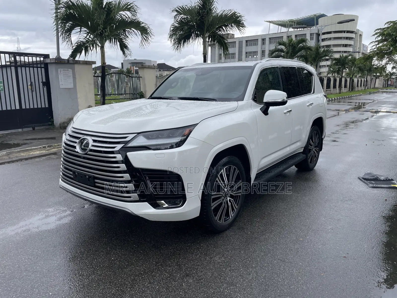 Lexus LX 2022 White