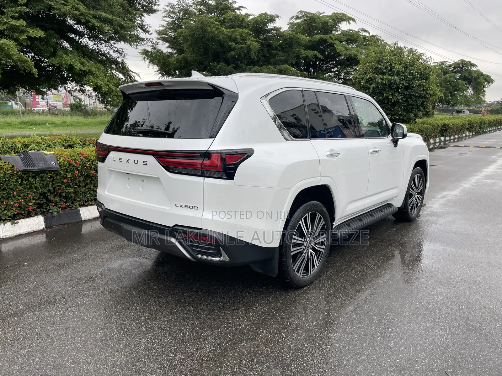 Lexus LX 2022 White