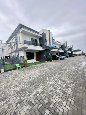 4bdrm Duplex in Lekki Phase 1 for rent
