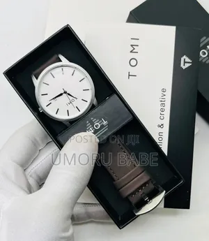 Tomi Simple Leather Analog Wristwatch