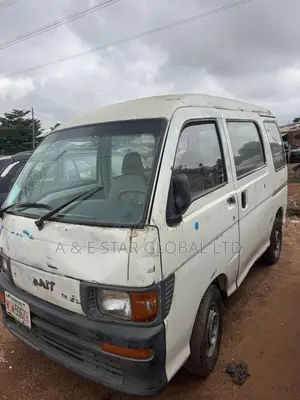 Suzuki Every 1999 White