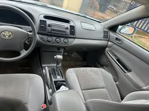 Toyota Camry LE 4dr Sedan (2.4L 4cyl 5A) 2005 Blue