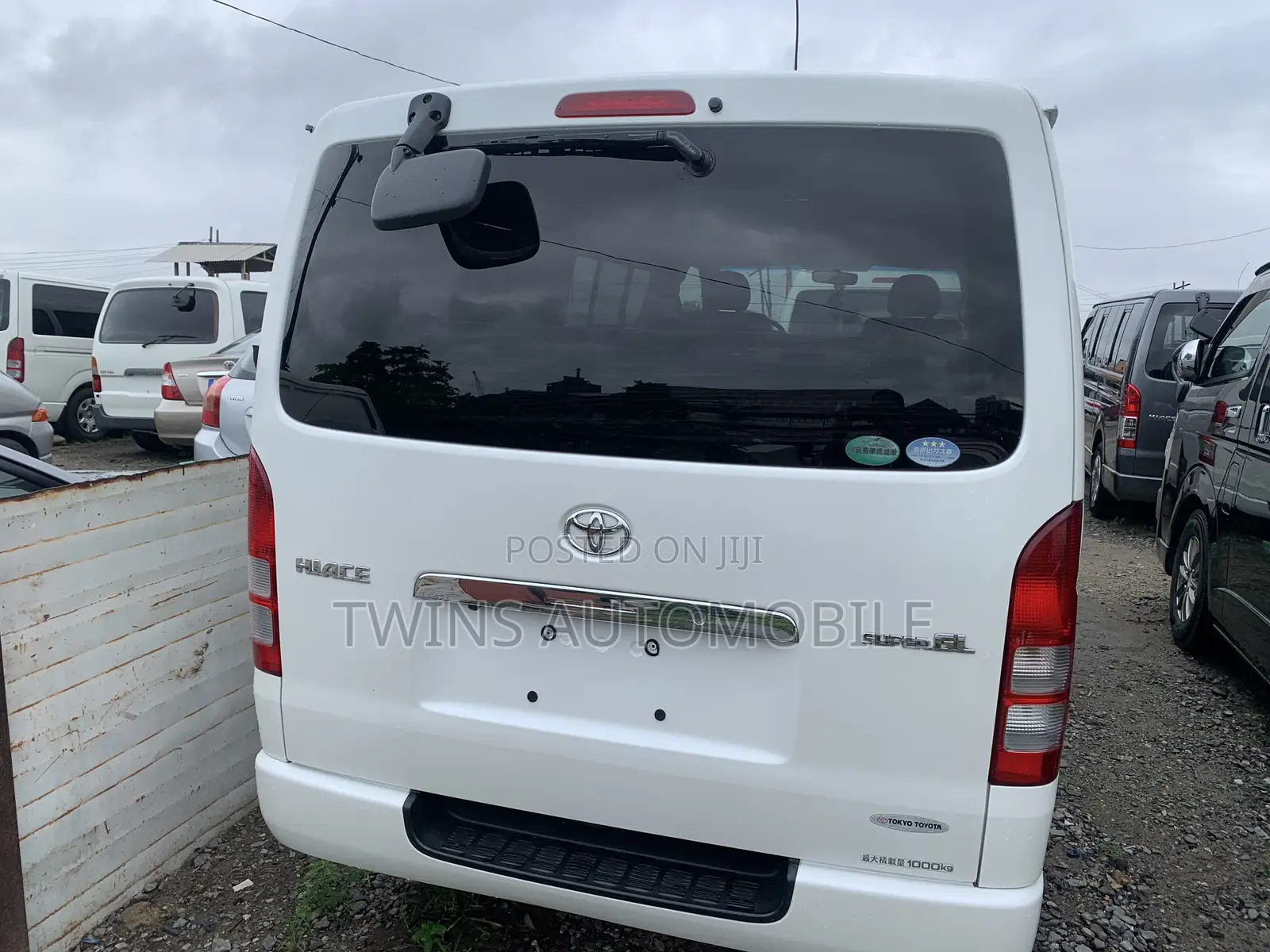 Toyota HiAce 2013 White
