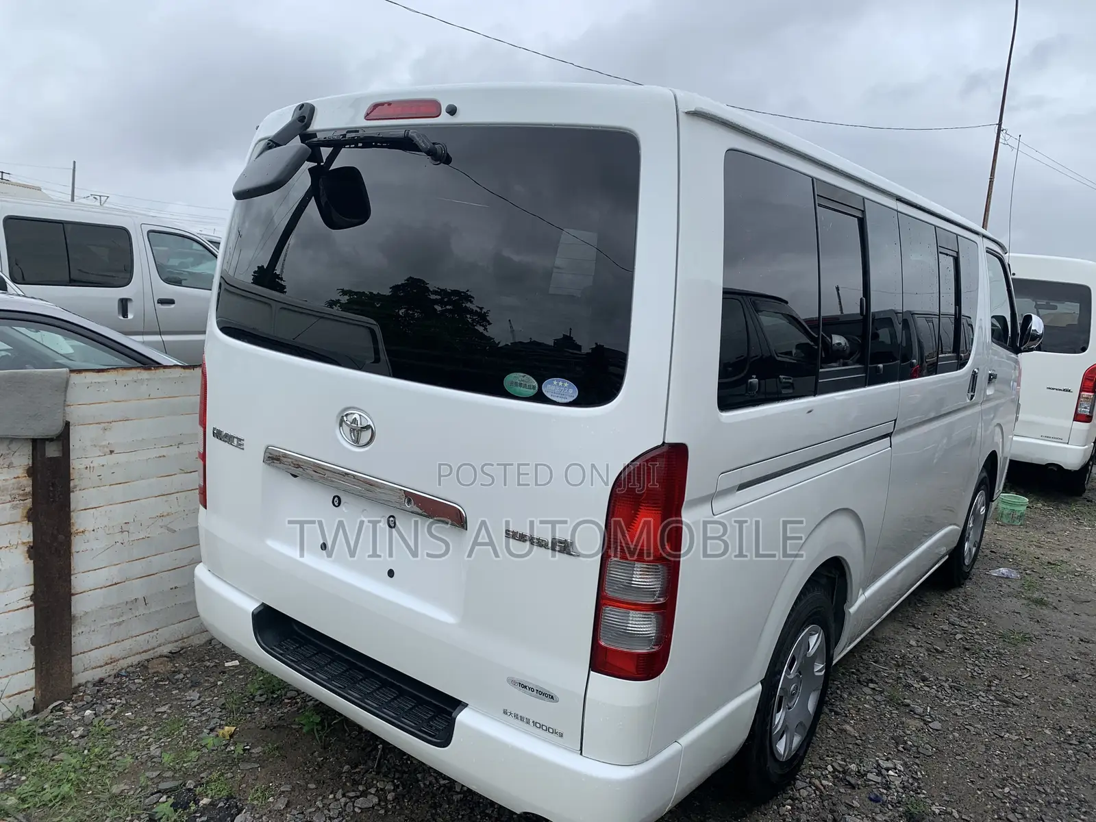 Toyota HiAce 2013 White