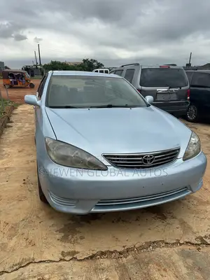 Toyota Camry LE 4dr Sedan (2.4L 4cyl 5A) 2005 Blue