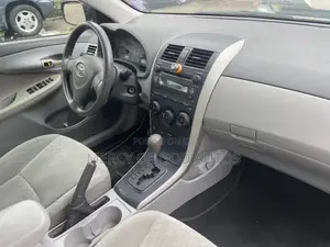 Toyota Corolla 2010 Gray