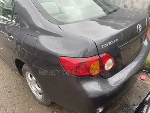 Toyota Corolla 2010 Gray