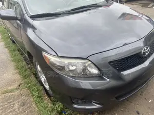 Toyota Corolla 2010 Gray