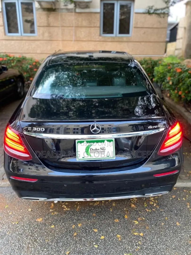Mercedes-Benz E300 2017 Black