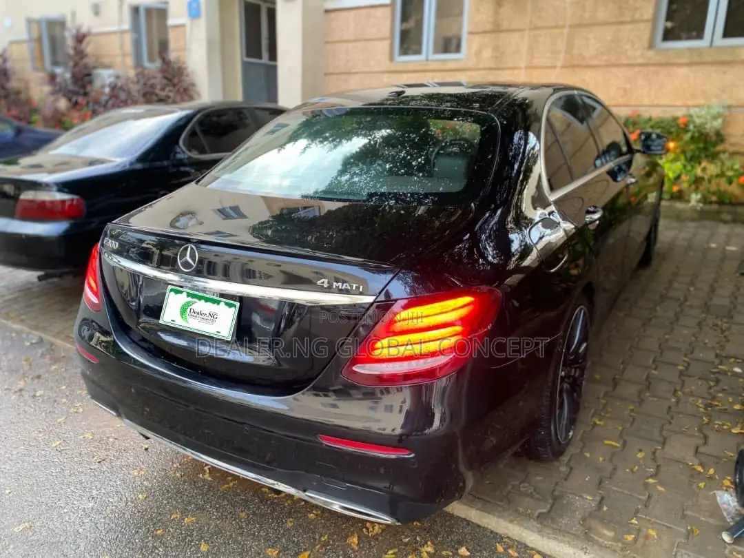 Mercedes-Benz E300 2017 Black