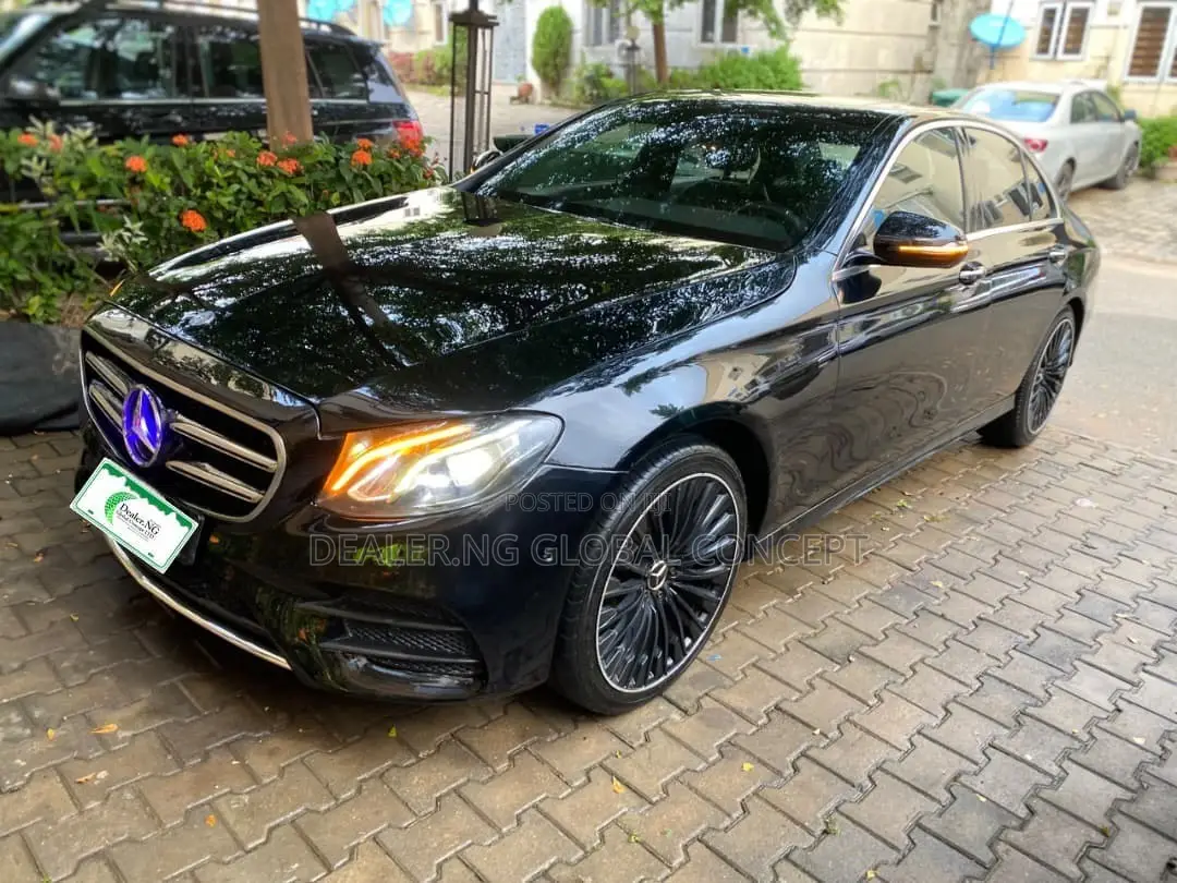 Mercedes-Benz E300 2017 Black
