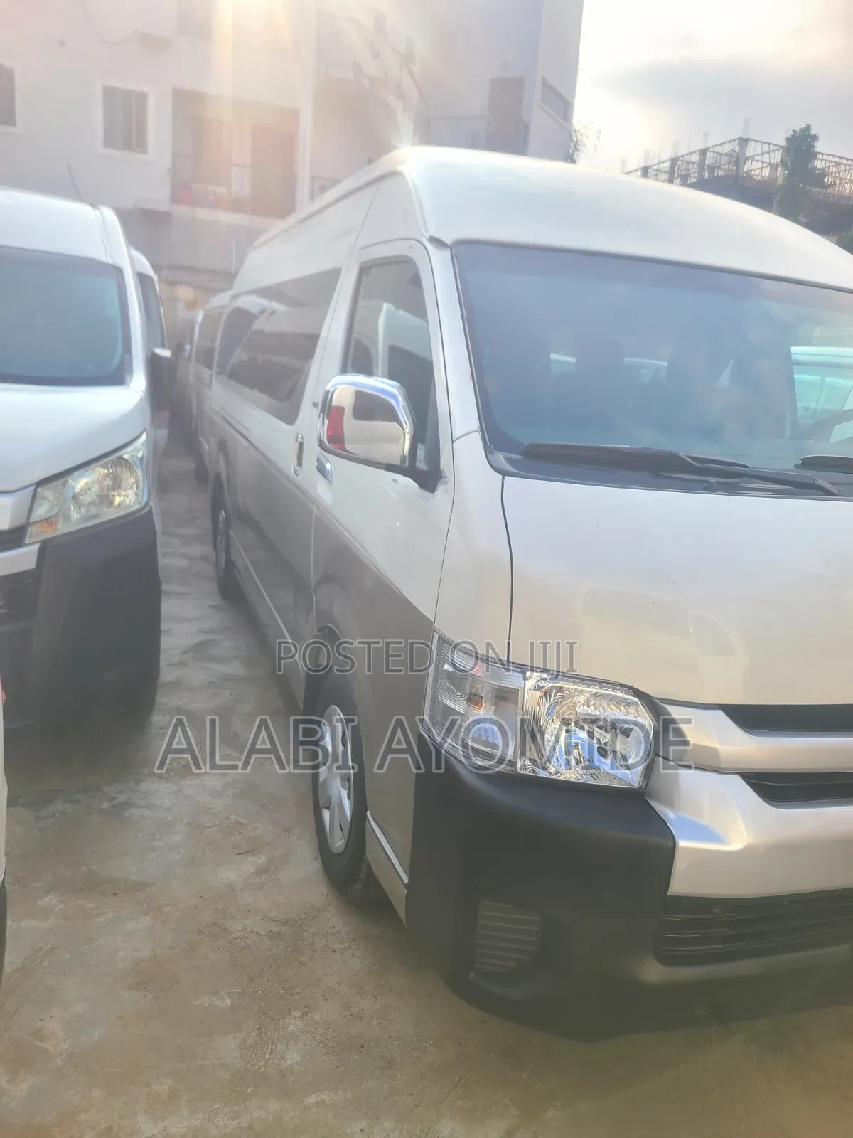 Toyota HiAce 2013 White