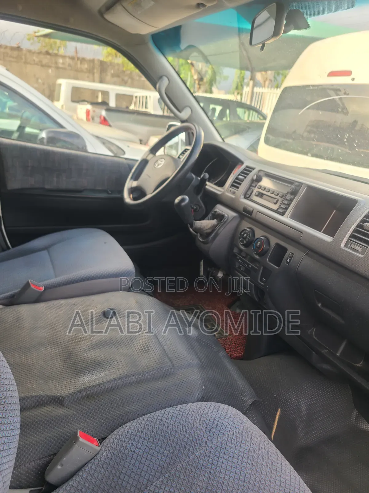 Toyota HiAce 2013 White