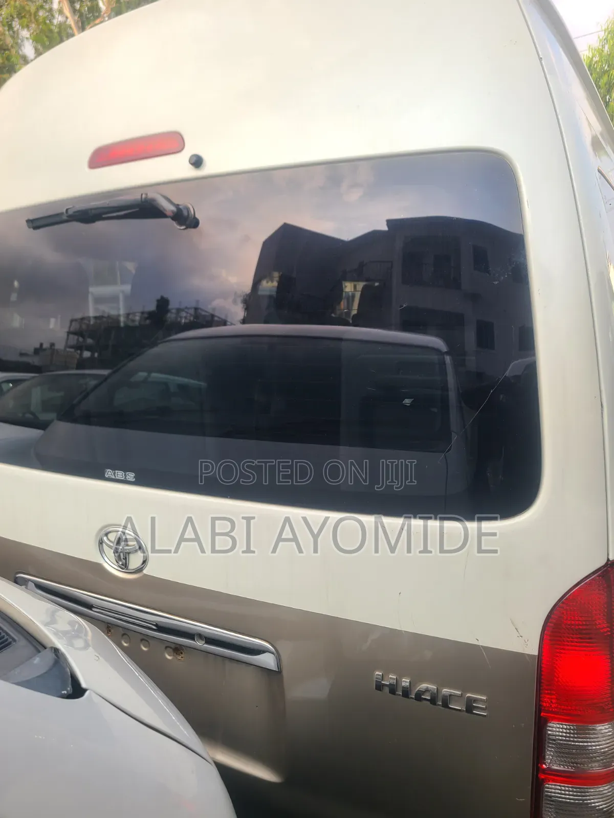 Toyota HiAce 2013 White