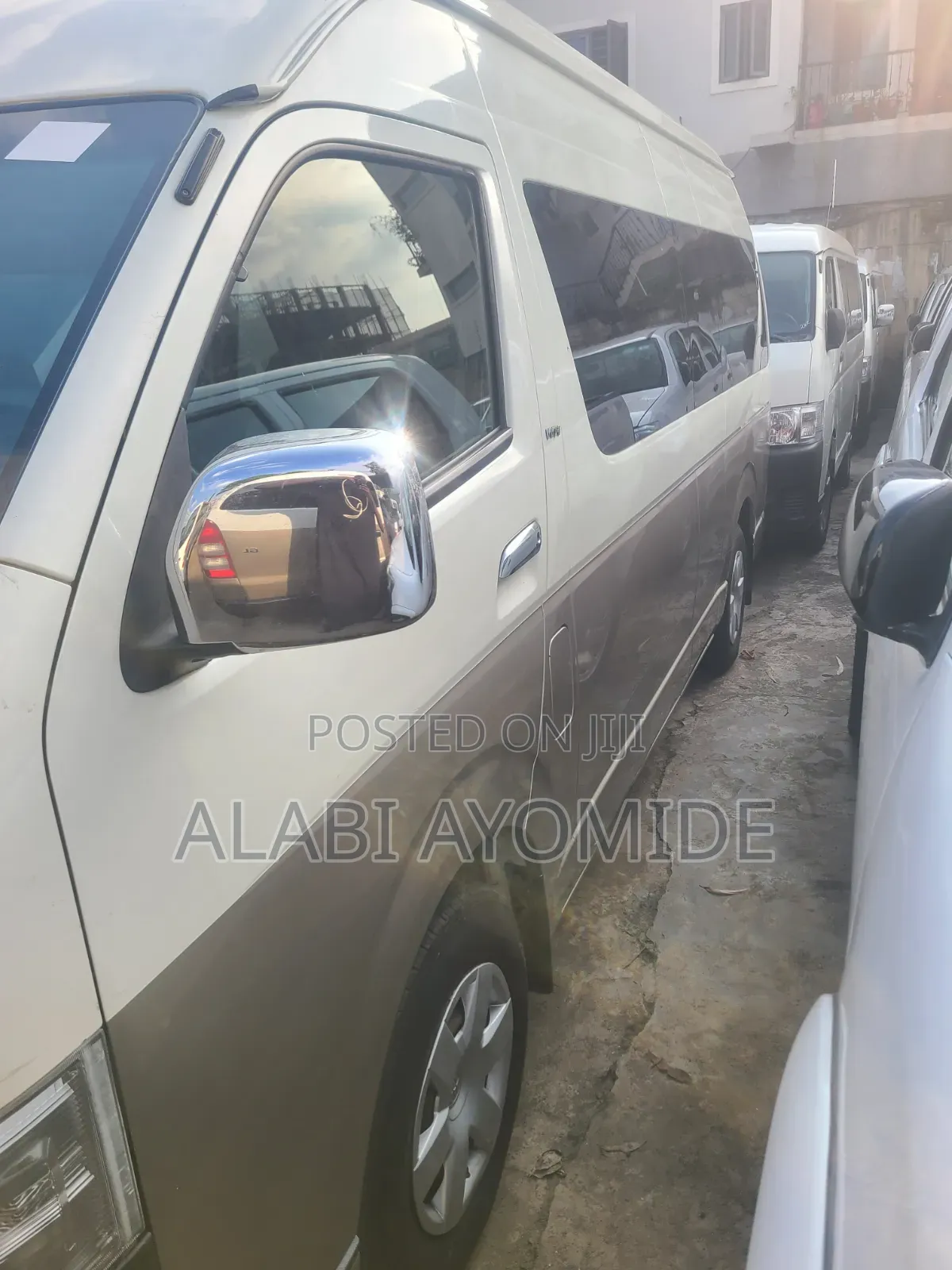 Toyota HiAce 2013 White