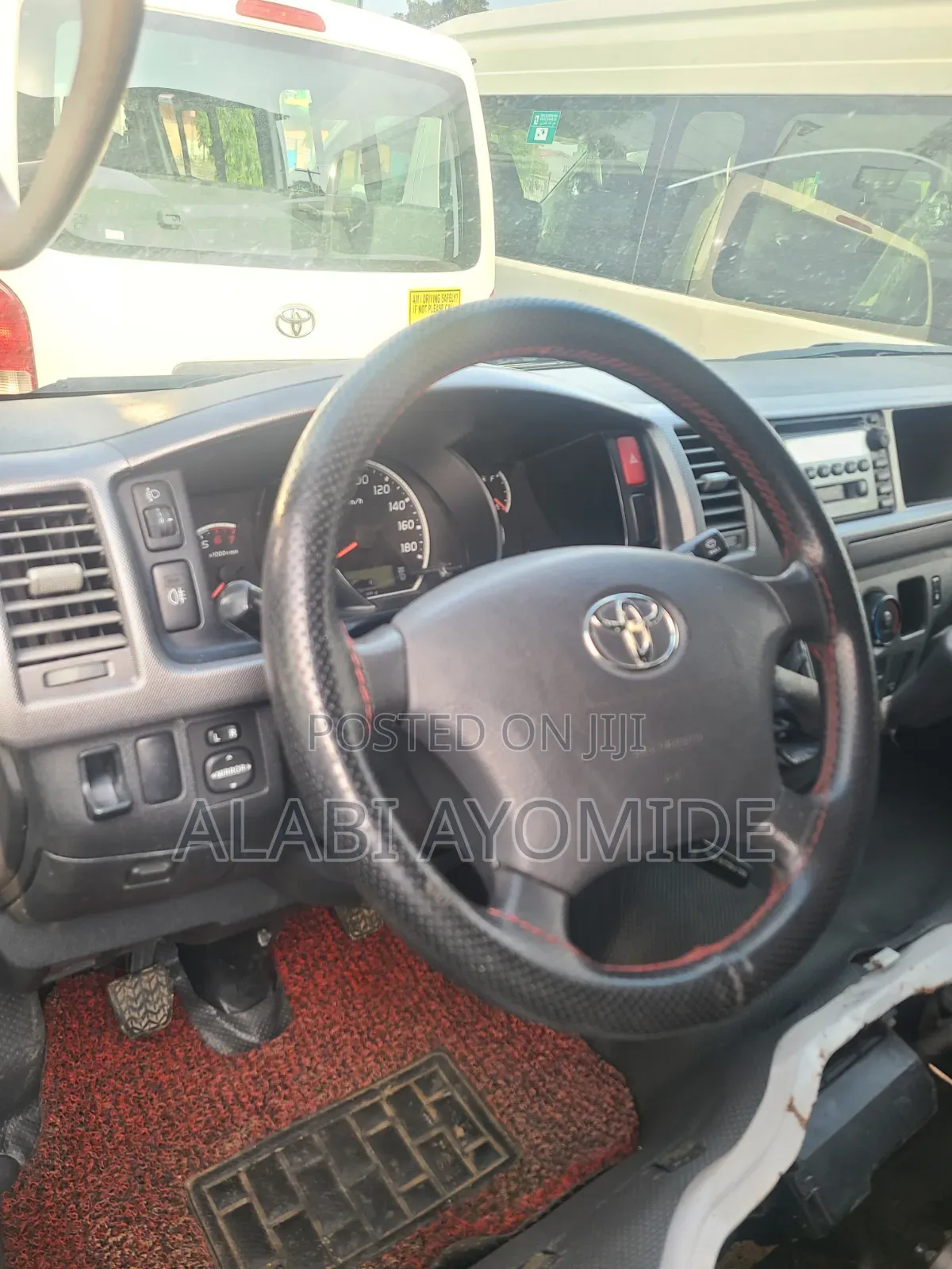 Toyota HiAce 2013 White