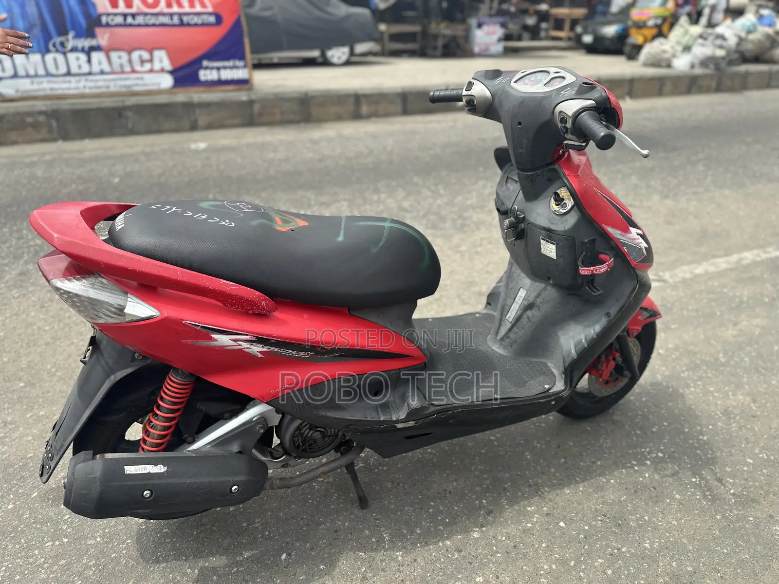 Yamaha 2015 Red