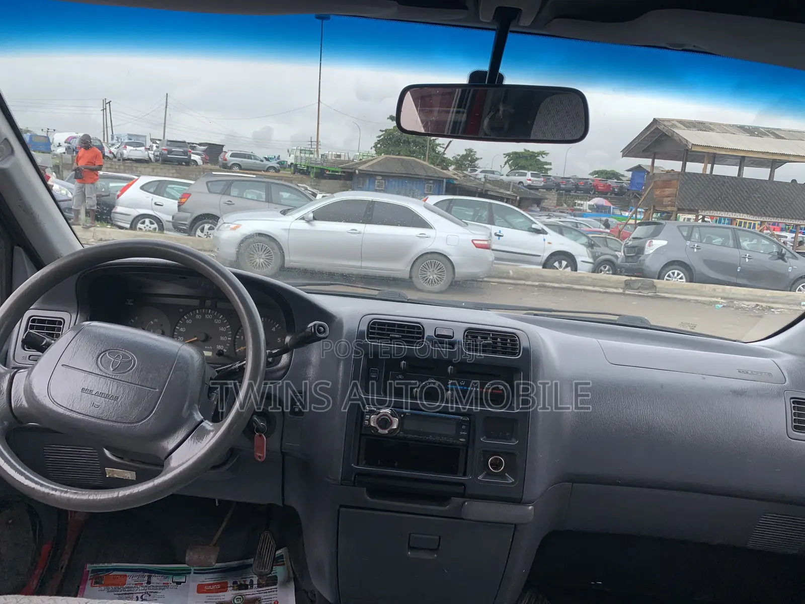 Toyota HiAce 2007 Red