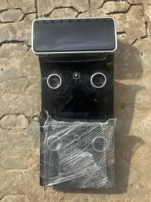 Range Rover Velar Dashboard Screen and AC Control Screen