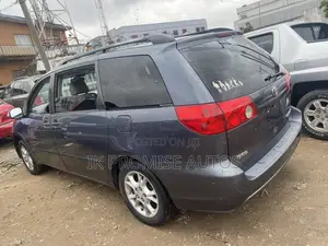 Toyota Sienna 2006 Gray