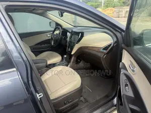 Hyundai Santa Fe SE FWD 2018 Gray