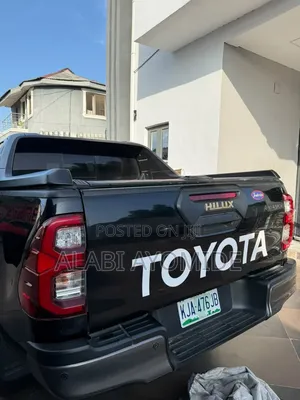 Toyota Hilux 2023 Black