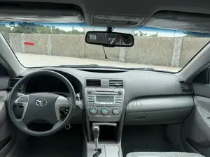 Toyota Camry LE 4dr Sedan (2.4L 4cyl 5A) 2009 Silver