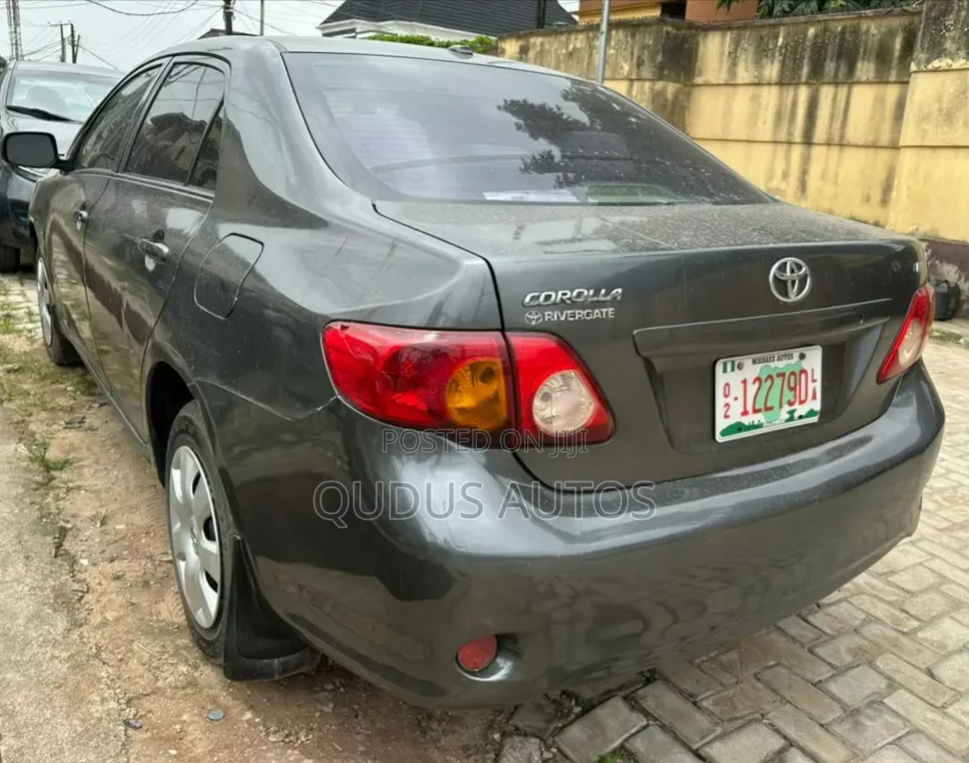 Toyota Corolla 2010 Gray