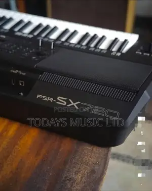 Yamaha PSR-SX720